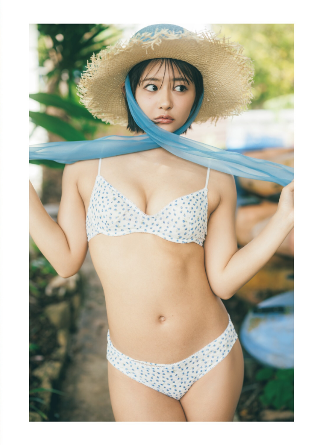 〈DMM限定〉【DMM専用特典カット・動画付き】すみぽん（高倉菫）1st写真集『offcourt』  エロ画像1